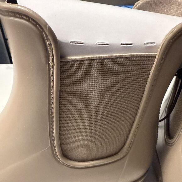 A New Day Women's Taupe Chelsea Rain Boots Size 9 Waterproof - Picture 3 of 11